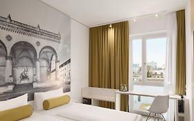 Super 8 By Wyndham Munich City North